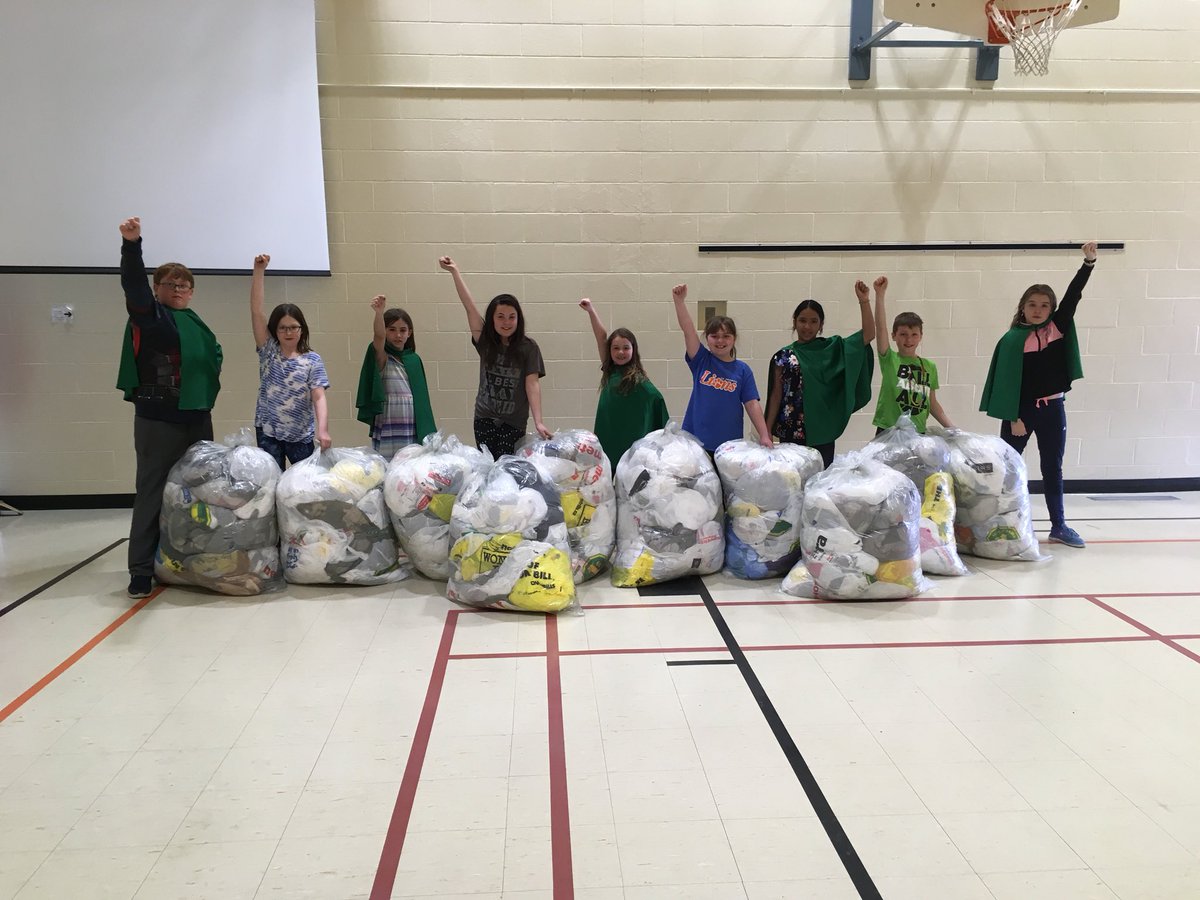 MrsKLester's tweet photo. Our school has saved 6000 plastic bags from being thrown into our landfill. Way to go St. Francis! #plasticbaggrabchallenge https://t.co/Ip3JdpT5r6