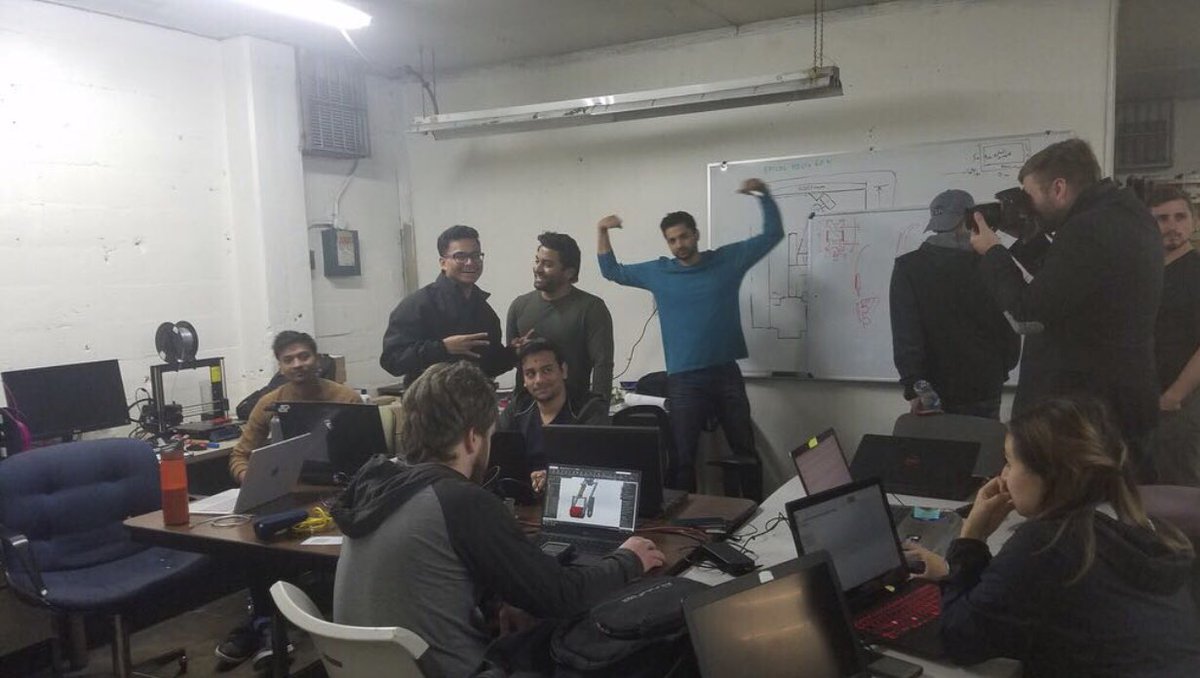 SpartanHL's tweet image. Thursday nights with the Mechanical Team @SpartanHL after a long week of midterms. The work we do here doesn’t feel like work at all! #EngineeringTheFuture #FinallyFriday #HyperloopTechnology