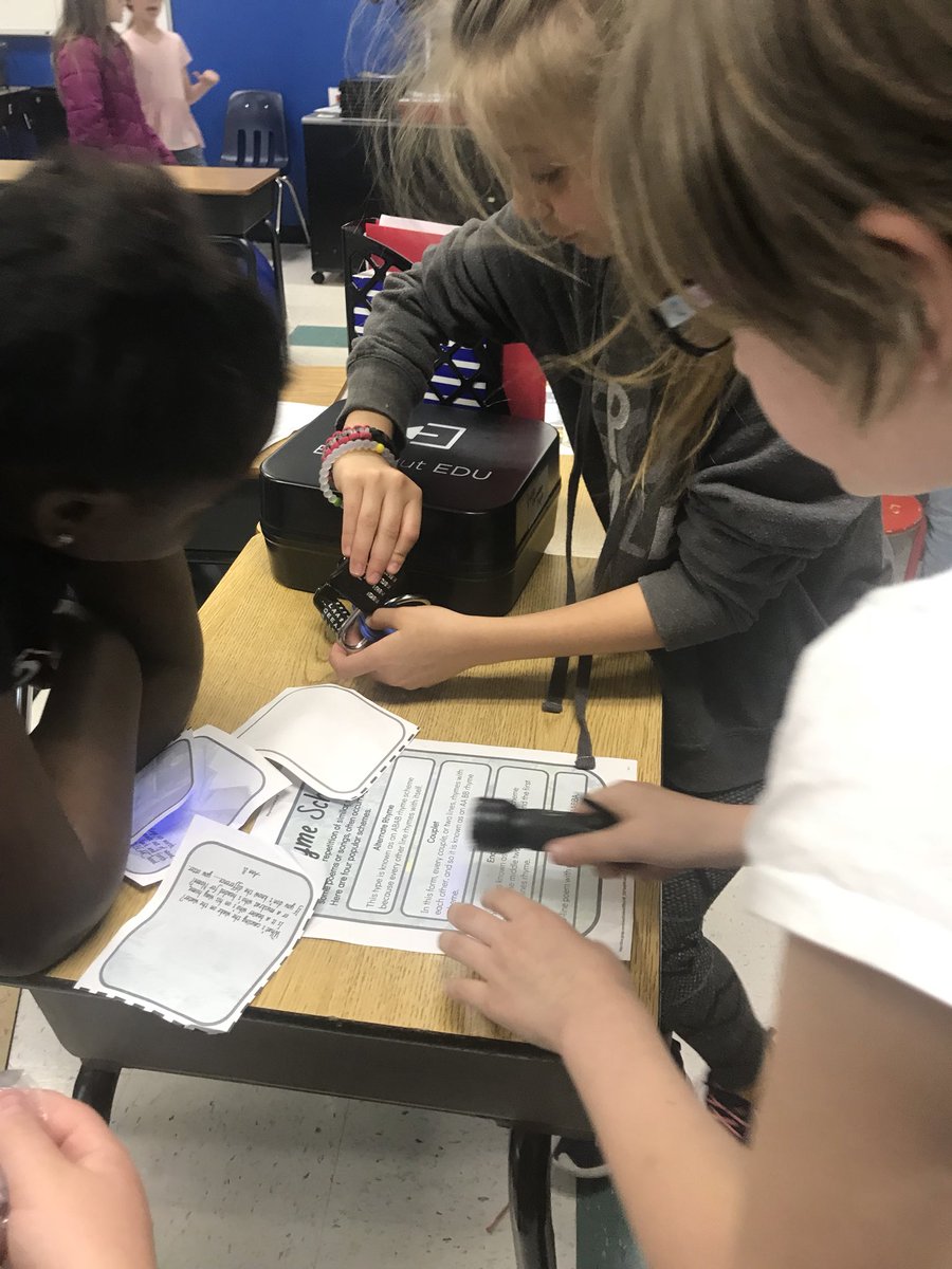 acieri's tweet photo. I had so much fun watching @lacylester88 students soar at the @breakoutEDU escape room @hachienorthside. We learned so much! #lockexperts #gritandgreatnessrequired https://t.co/IXL2DgwfyO