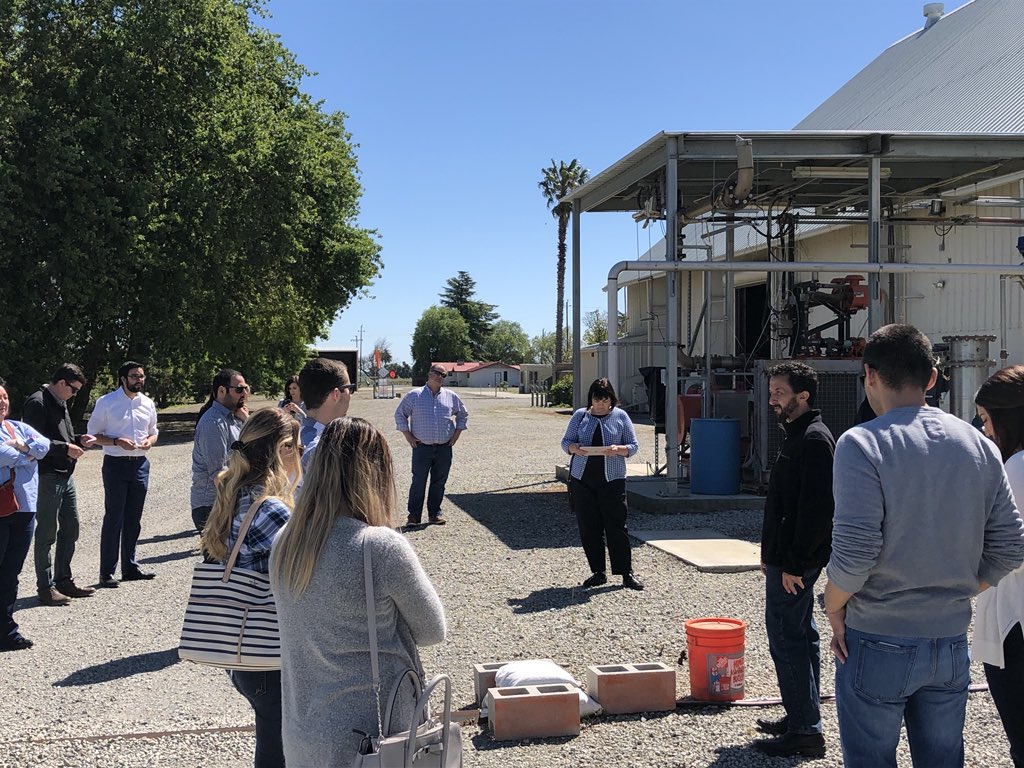 APGMembers's tweet image. APG participating in a Legislative Staff Ag Tour to help educate Capitol staffers on how gov’t policy impacts Ag. #APGov #APGPower #AmericanPistachios @AgPresidents