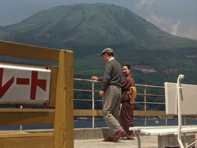 skischool2's tweet photo. 彼岸花 (Equinox Flower 1958) is a sweet drama from Yasujiro Ozu that explores double standards &amp; family traditions. Shin Saburi is brilliant as the stubborn father at the center of it all. &amp; the film is gorgeous to look at!
#Tokyo #Ozu #Japan #Cinema #Masterpiece #dvd https://t.co/1iUXcrZNkw