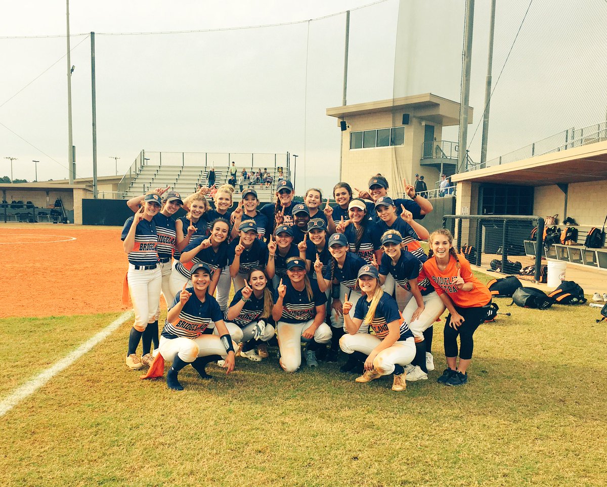 Bridgeland_SB's tweet photo. And like that...your Bridgeland Softball Team finishes off 2018 with an ❤️{{UNDEFEATED SEASON}}🐻!!! #werose #gobearsgo #wtd https://t.co/9eNxwpHLSe