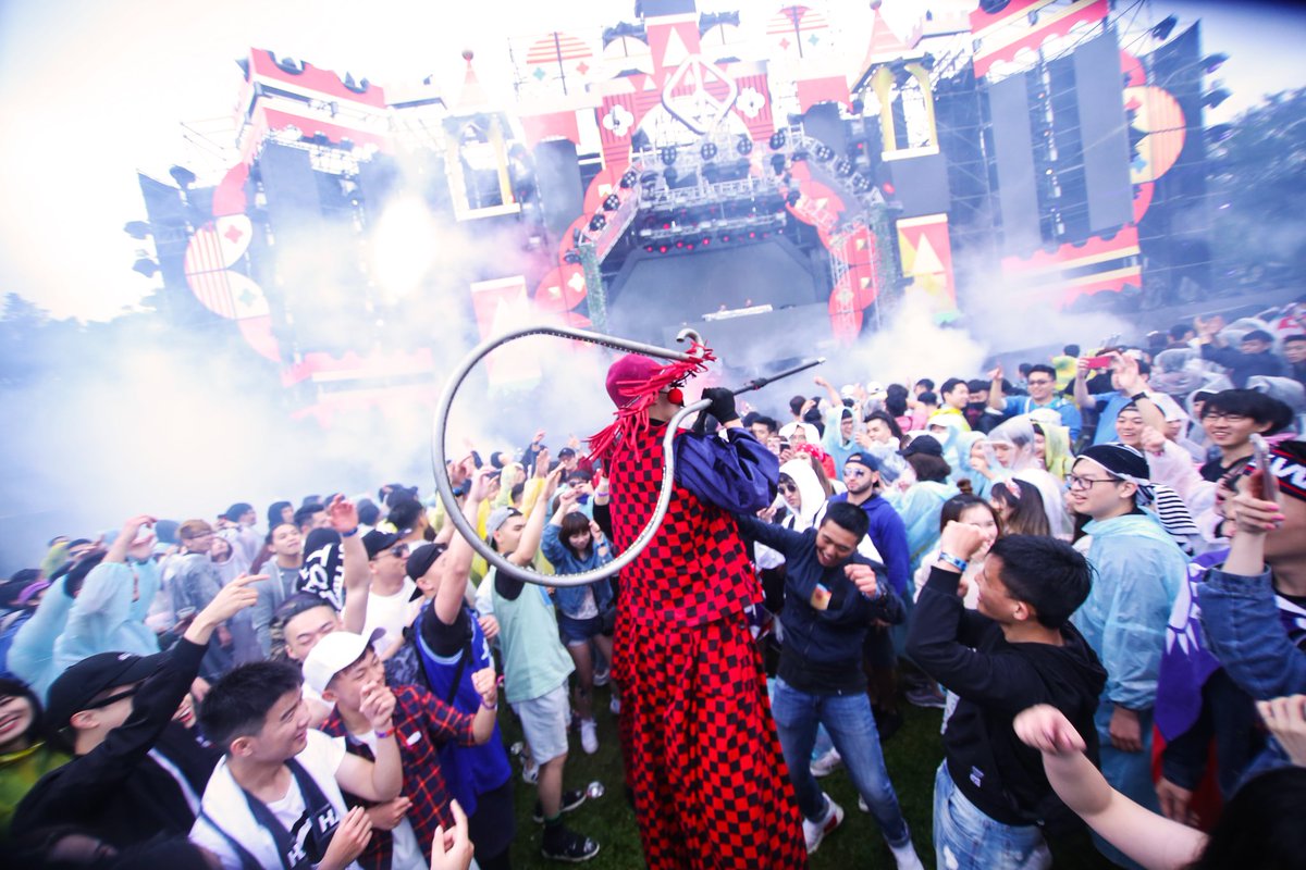 Luxy_boyz's tweet photo. Having a great party with crowds at Looptopia festival.
Love you guys so much, see you next year!!🇹🇼🇹🇼🇹🇼
#looptopia #Luxyboyz #party #robot #Clown #DJ #Taiwan https://t.co/Smy1LtDRcg