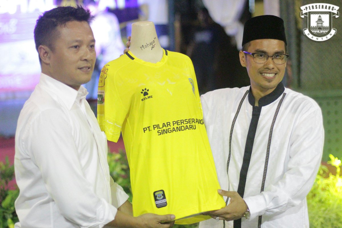 Perserang1958's tweet photo. Membeli jersey original, anda trmsk bgian dlm memajukn &amp; mnghidupi Perserang. Membeli jersey bajakn sma dgn membunuh Perserang -Pilar Saga- https://t.co/PigdrhejGL
