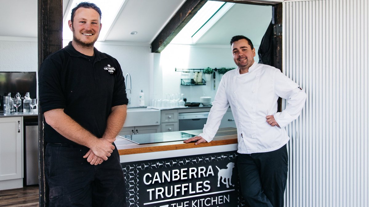thetrufflefarm's tweet photo. Come join these two handsome chaps for Canberra’s renowned paddock to plate experience. Events for this winter are selling out fast. Secure your tickets via link in the bio or send us an email to organise a private event hello@thetrufflefarm.com.au 📷 @leantimms https://t.co/BCoOG7yjWF