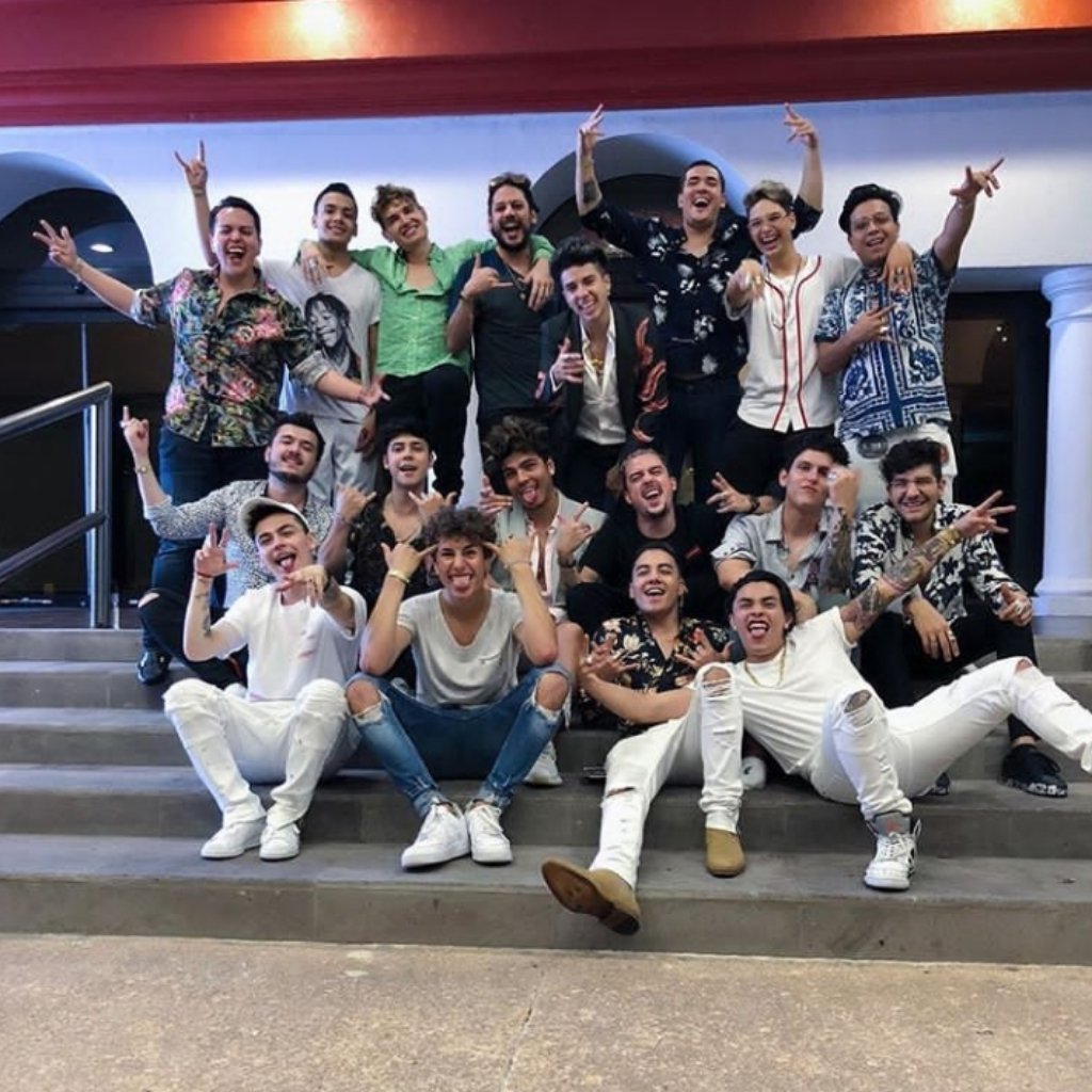 FabiSalas5's tweet photo. La evolucion de los #Caballeros🗡🛡

2015  2016   2018

@SAAK @villalobossebas @RKARTISTA @PaisaVlogs @Soymarioruiz @ElJuanpaZurita @HectorTrejo @RoAvilar_ @screamau @MauHCorona @tattopenagos @rix @jucaviapri @ChristianAcosta https://t.co/G4Iy5R4X3L