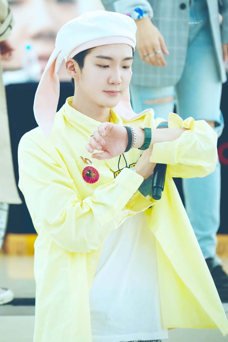 sh_momo_'s tweet photo. ➖HQ
훈토끼는 너모너모 토끼토끼해...🌸💗💓🐰💞 
사랑스러워..ㅠㅠ 

@official_hoony_ 
#이승훈 #위너 #seunghoon #hoony https://t.co/1OwHdLNEy7