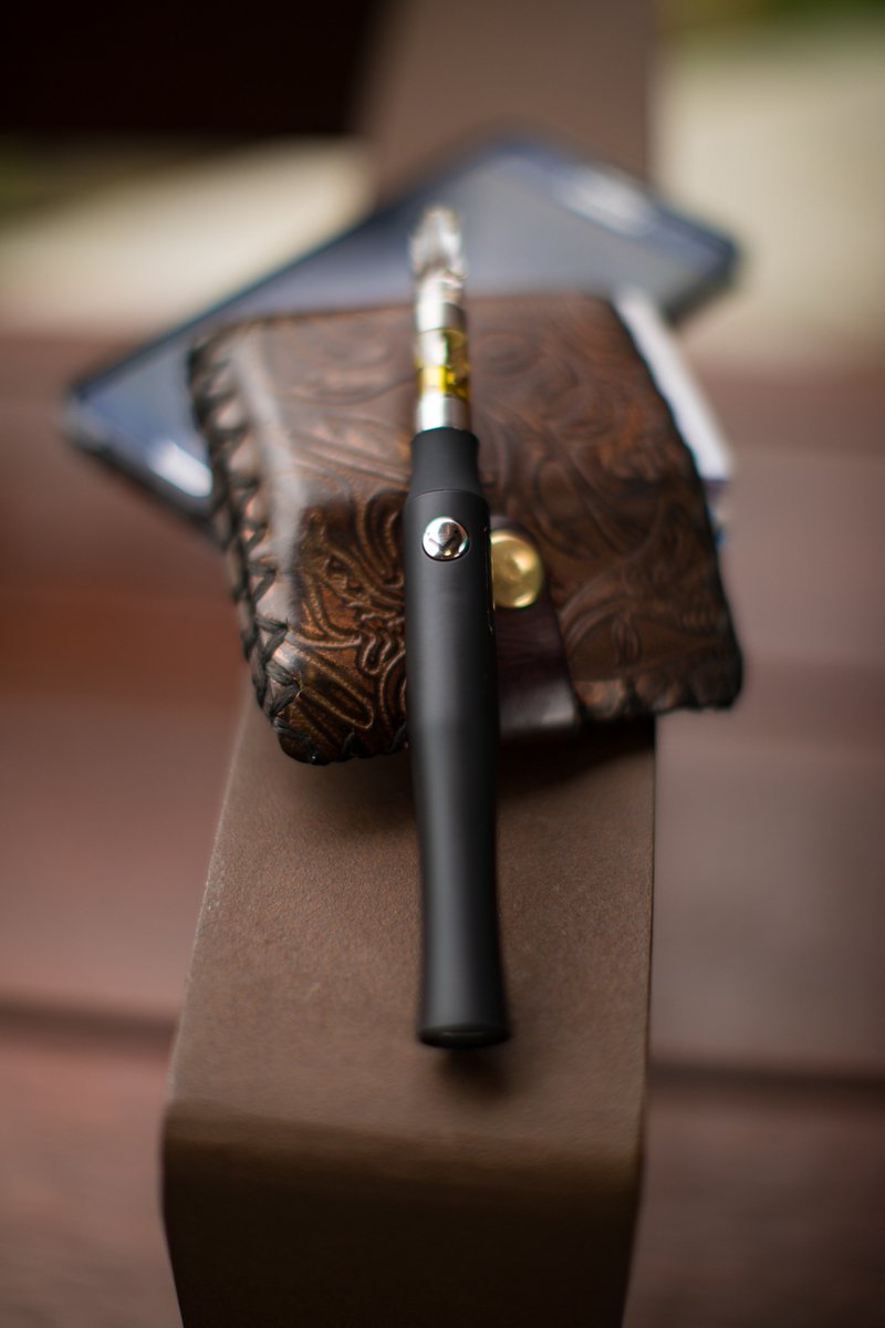 Finally an intelligent battery that takes the guess work out of your vaping experience. The new patent-pending Pulse battery reads every 5/10 cartridge on the market and automatically adjusts the voltage/watts exactly where it should be based on the resistance of the cartridge.