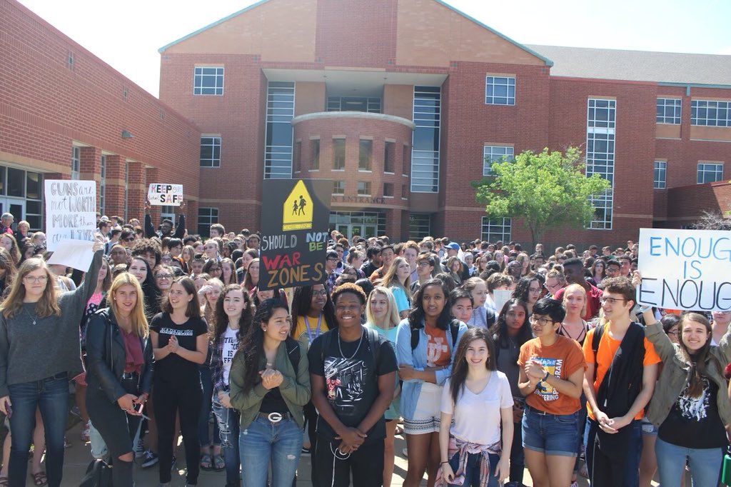 some pictures from the walkout
see more: drive.google.com/open?id=1-1Chq…
