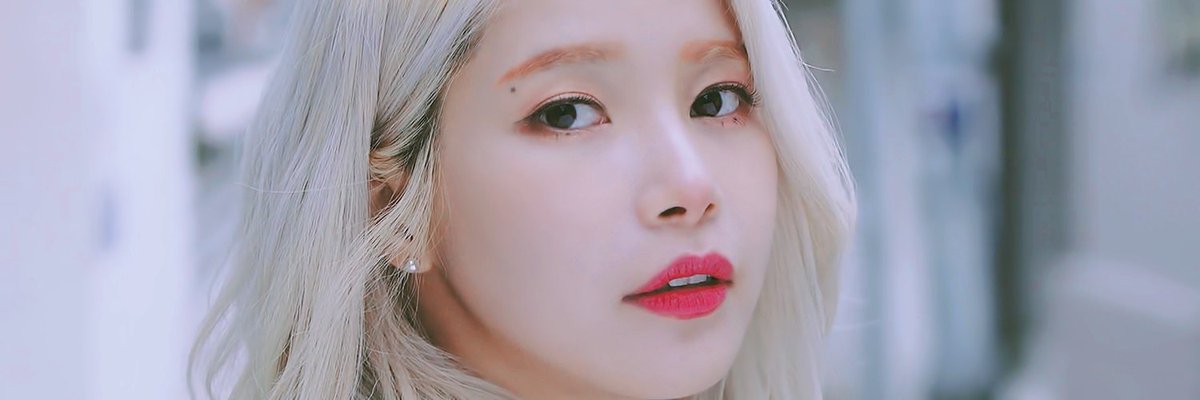 YebashiSolar's tweet photo. Damn that teaser made me tear up. But I'm in a cafe so I couldn't. #Solar #Solar_Mamamoo #SolarNadaSouSou https://t.co/NbcBtTDd6U