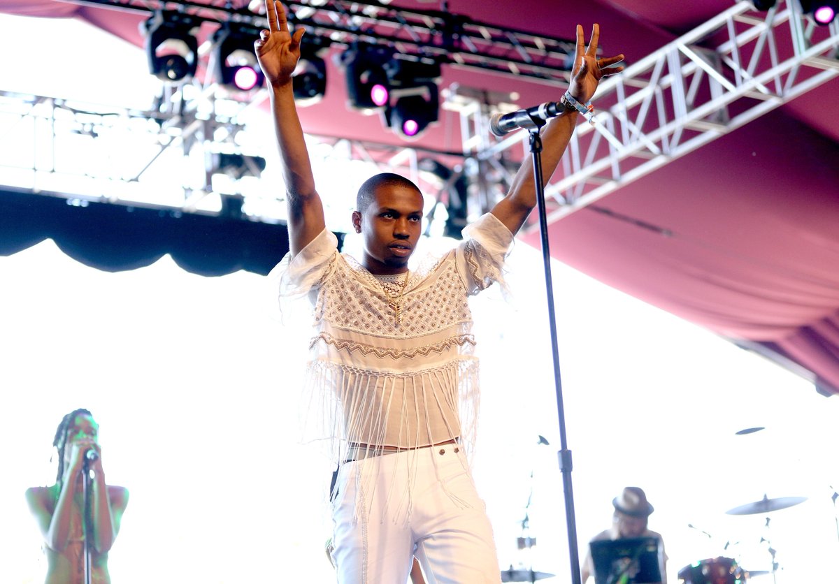 thefader's tweet photo. .@Raury shares 22 new songs. https://t.co/7YWaLr1TQk https://t.co/cSzbAI7K0b