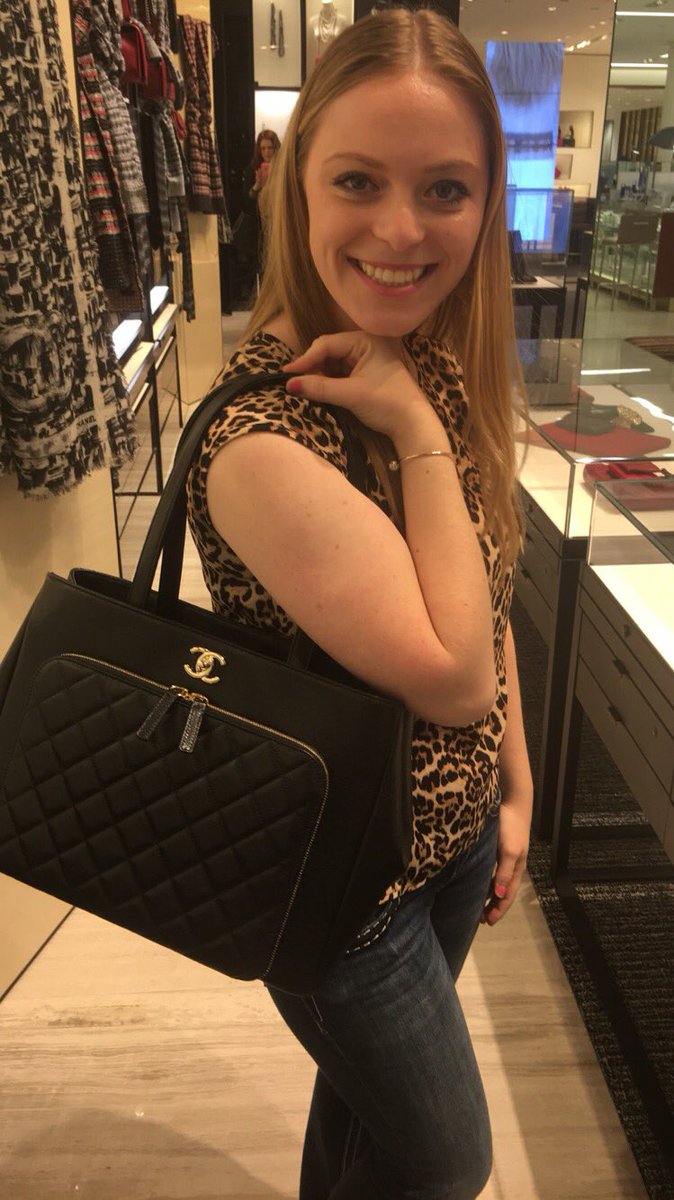 kateum77's tweet photo. Some days you have to stop and reward yourself! #GoalDigger #Chanel #Options #ReapTheBenefits #HardWorkPaysOff #Lifestyle #ResidualIncome https://t.co/rItvwnjchV