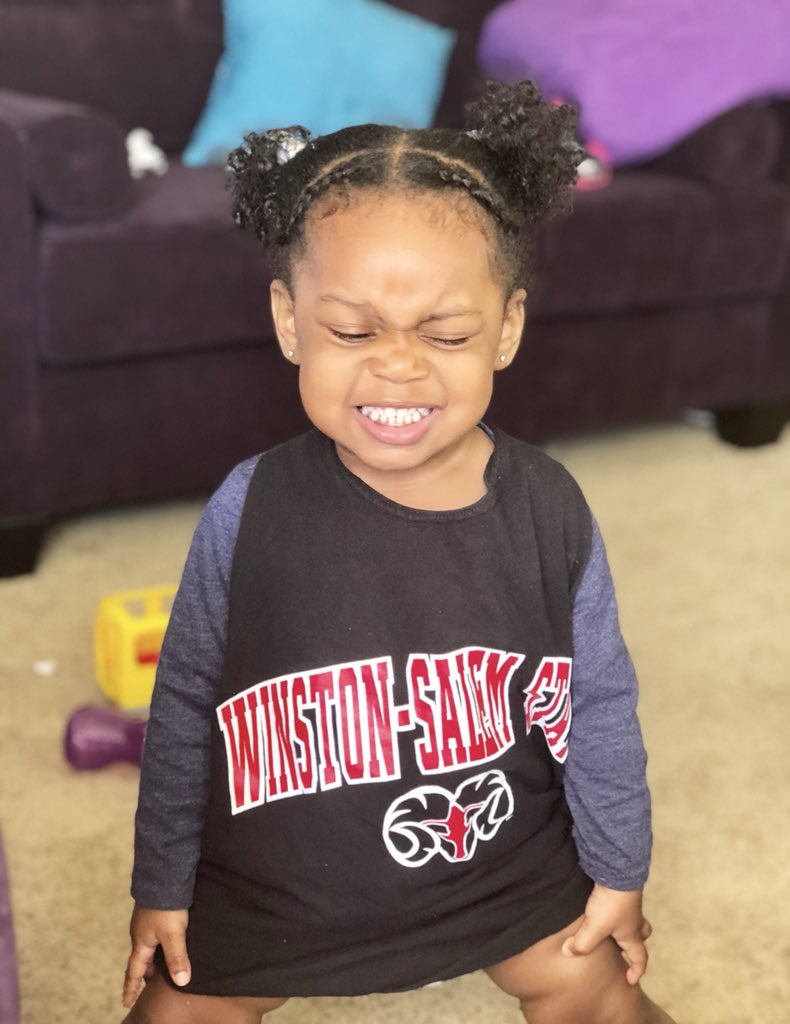 babyjulio_'s tweet photo. I pray that she attends any HBCU, but i really want her to attend THE BEST HBCU ‘SU🐏✨. #ForTheCulture🤘🏽 #WSSU🔴 #TrainEmRight💁🏽‍♀️ #MySeed👑 https://t.co/LjarTvYkGU