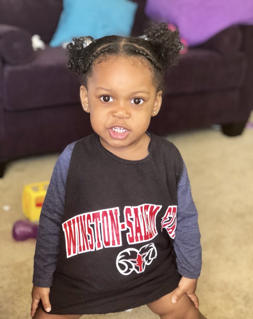 babyjulio_'s tweet photo. I pray that she attends any HBCU, but i really want her to attend THE BEST HBCU ‘SU🐏✨. #ForTheCulture🤘🏽 #WSSU🔴 #TrainEmRight💁🏽‍♀️ #MySeed👑 https://t.co/LjarTvYkGU