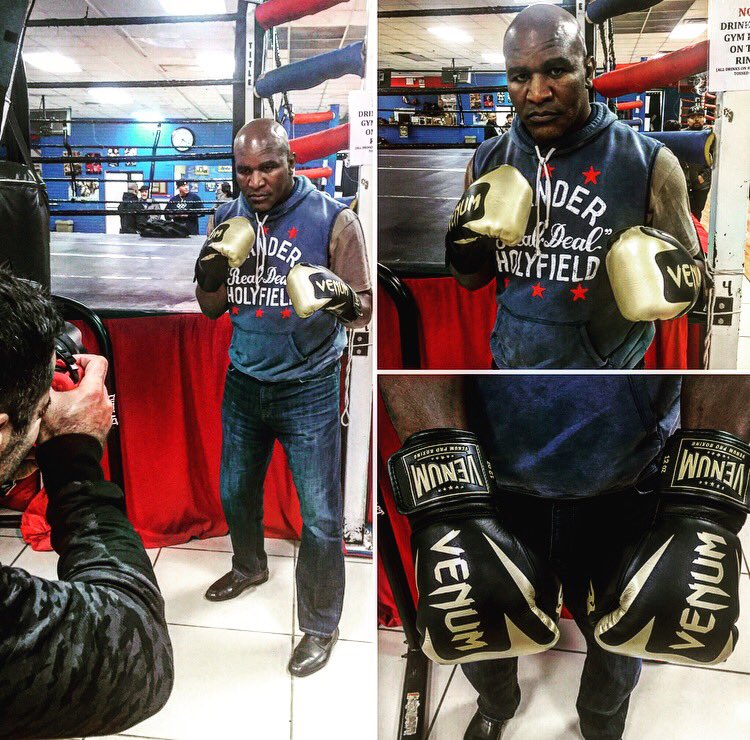 DaBlackPope's tweet photo. Win a FREE SIGNED EXCLUSIVE VENUM BOXING GLOVE from heavyweight champion @holyfield FOLLOW @TheRealDealBox and retweet using #RealDealPope to enter and be selected to receive this collectible Evander Holyfield Venum Boxing Glove. ~PHS #RealDealPope #Boxing https://t.co/sKa27HxeKa