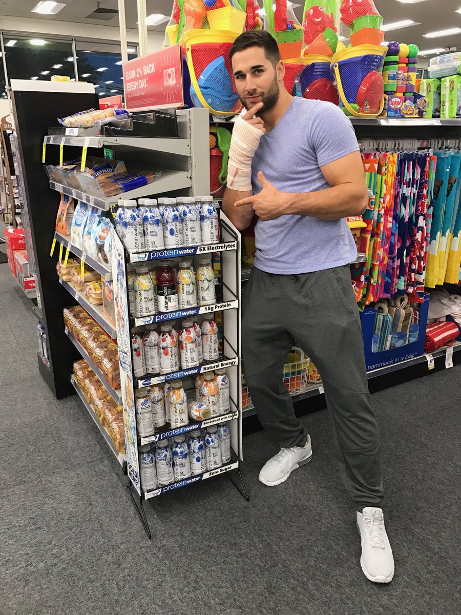 KKiermaier39's tweet photo. Strollin thru a local CVS and see @theproteinwater so i had to snap a quick pic post surgery and give some love to the BEST drink out there. Healthy. Tastes great. #GetItInYaaa https://t.co/rvV8JI8tnN