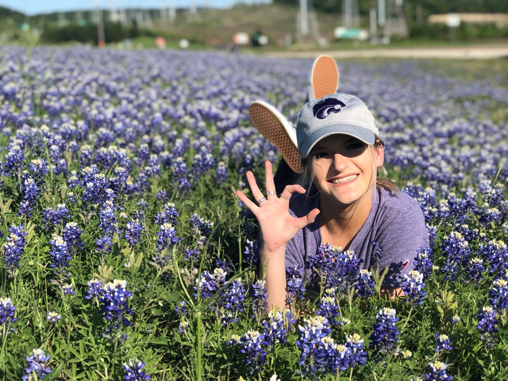 digimankev's tweet photo. My youngest sporting her school spirit! https://t.co/ISbnybvCjH