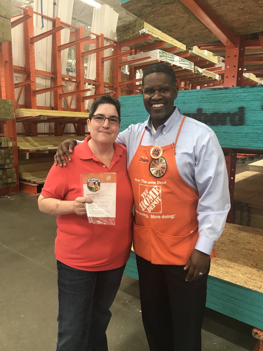 CharlesA_Wilson's tweet photo. Pat in Middleburg is a true hero, InFocus captain of a store that is 495 days safe!! That’s getting it done! #StaySafeInSpring https://t.co/pRuoVMlxQI