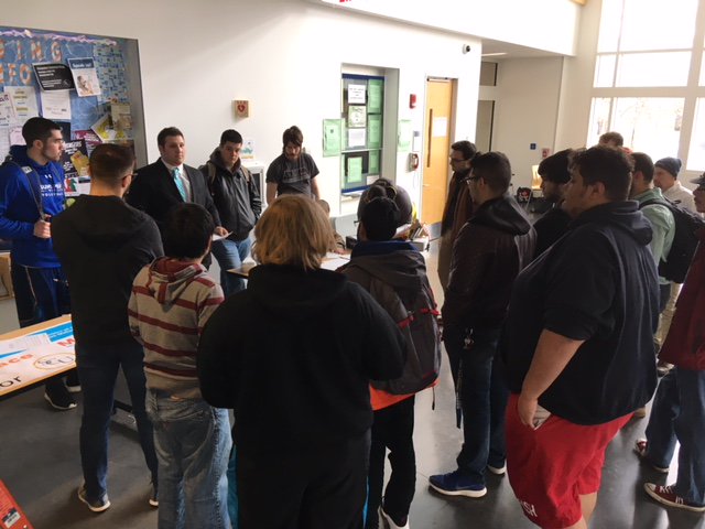 makerfaireMV's tweet photo. Today's volunteer meeting to go over last minute details.  Over 50 #SUNYPoly students are helping to make #MVMMF an amazing experience. https://t.co/m7L6BWd5eY