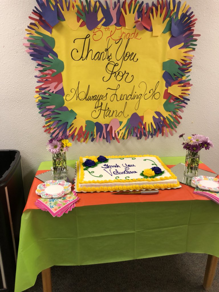 MLopez_TISD's tweet photo. A huge thank you and lots of 💜 to our Hueco parent volunteers at this morning’s Volunteer Appreciation Breakfast!#TeamSISD https://t.co/TMA3QKduin