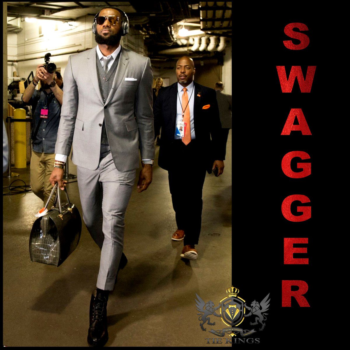TieKings's tweet photo. @kingjames @nba @cavs
Lebron James, Suited and Booted! We Like Your Style!!!
😎🏀🔥💼👔
-
-
#lebronjames #nba #nbaplayoffs #nbastyle #tie #pocketsquares #swag #player #gametime #mensfashion #fresh #fashion #cool #style #luxury #lifestyle #tiekings #teamcraveable #suitedandbooted https://t.co/SgVn3C360t