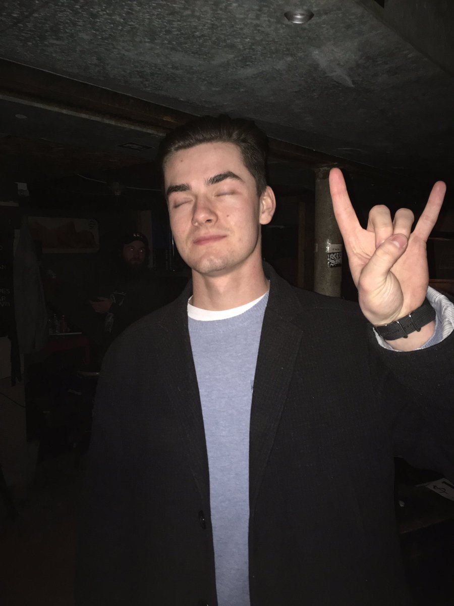 Kamennoise's tweet photo. Congrats to this lucky fan who, for attending our show, just gained access to our 18+ Snapchat! Thanks! https://t.co/WXjiAMlNrd
