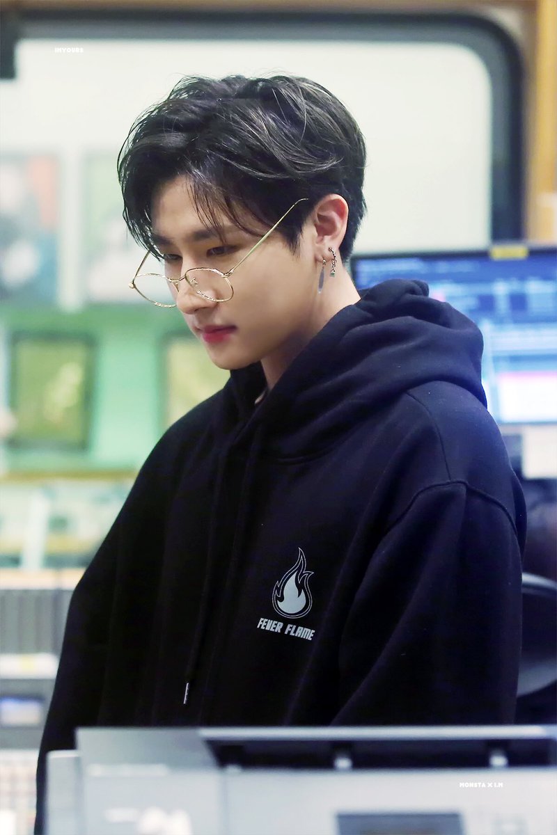 19960126_com's tweet photo. 180420 키스더라디오 #아이엠 #IM
#창균 #몬스타엑스 @OfficialMonstaX https://t.co/q1ANPtPeGa