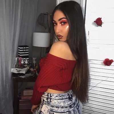 Latinxbarbie's tweet photo. 🌶🌶 #NewProfilePic https://t.co/6CA65EJJol