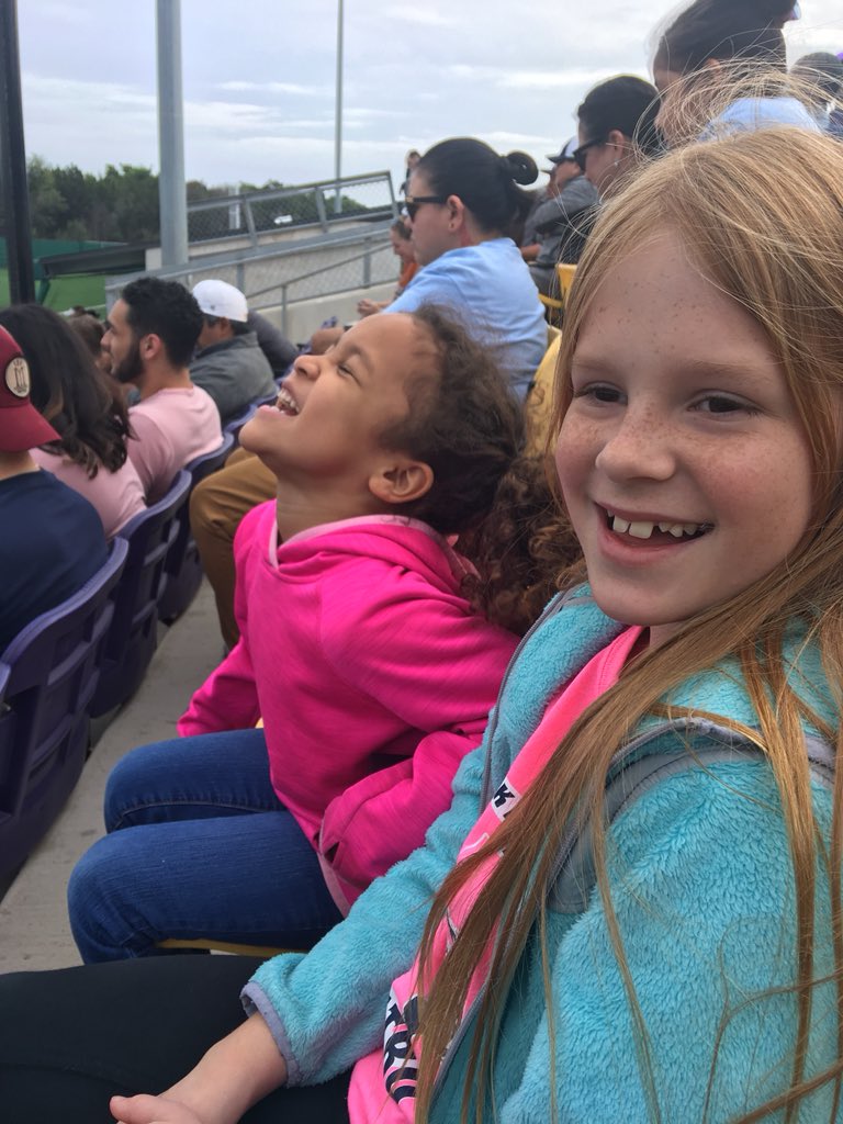 thecoopercatch's tweet photo. These 2 loved our road trip to Austin to watch our favorite team @ETBU_Softball play against Concordia University (my last coaching home) #tigerblood #webleedblueandgold #andpink https://t.co/GFcOCkTJVd