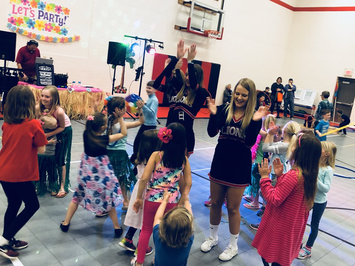 Novakelem's tweet photo. Huge shoutout to the LMHS Cheer members for grooving with our Novak kiddos! https://t.co/19BqFdM0mF