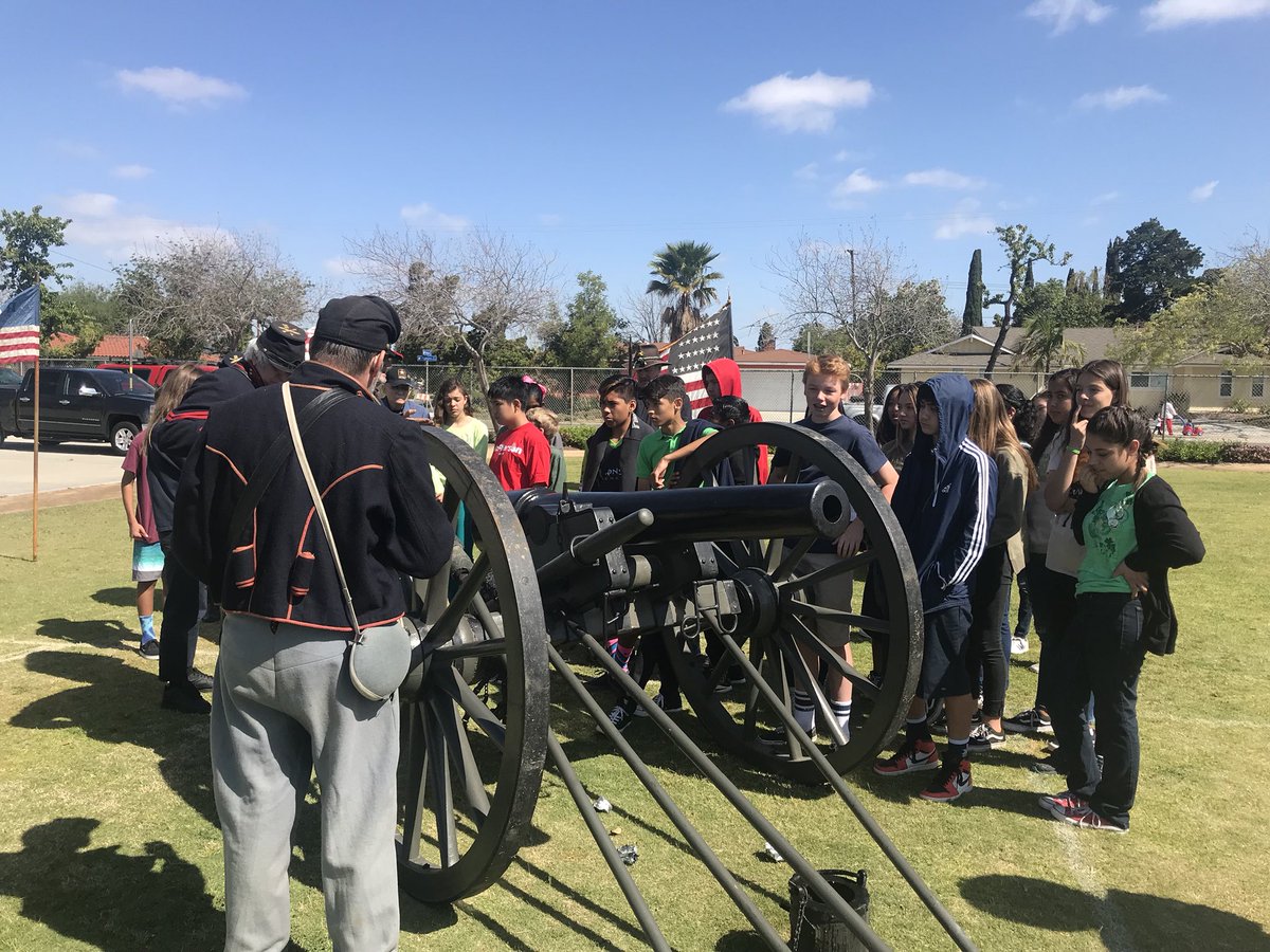 MeteorHistory's tweet photo. History comes alive at @McPhersonMagnet @OrangeUnifiedCA https://t.co/mQqcId8y2p