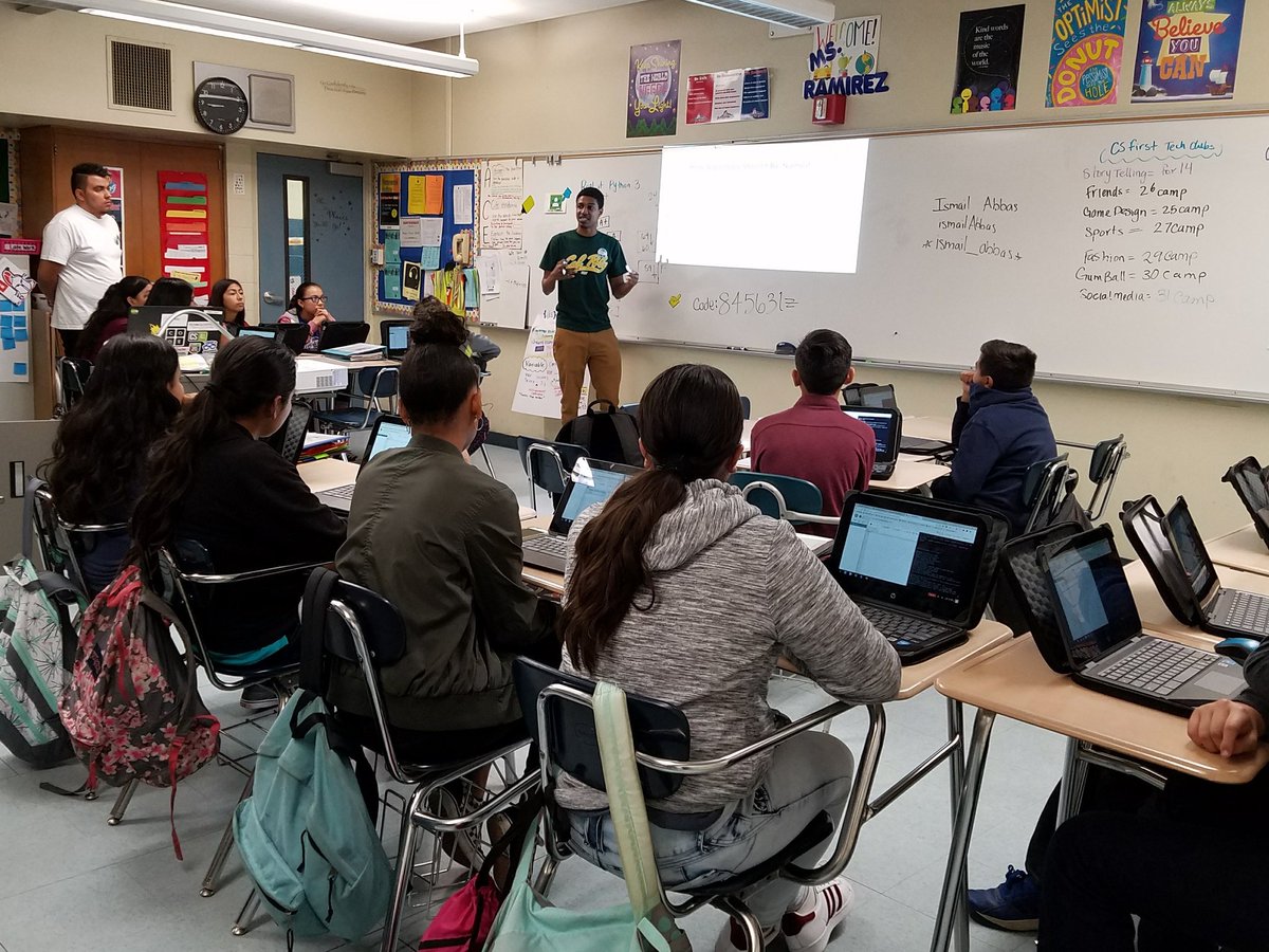 CSwithRamirez's tweet photo. Thank you prof Yu Sun &amp; Cal Poly Center for Community Engagement and @calpolypomona CS undergrads for today's Middle School Python🐍💻 club meeting! @SimonsPUSD https://t.co/ZlcGhB0PZk