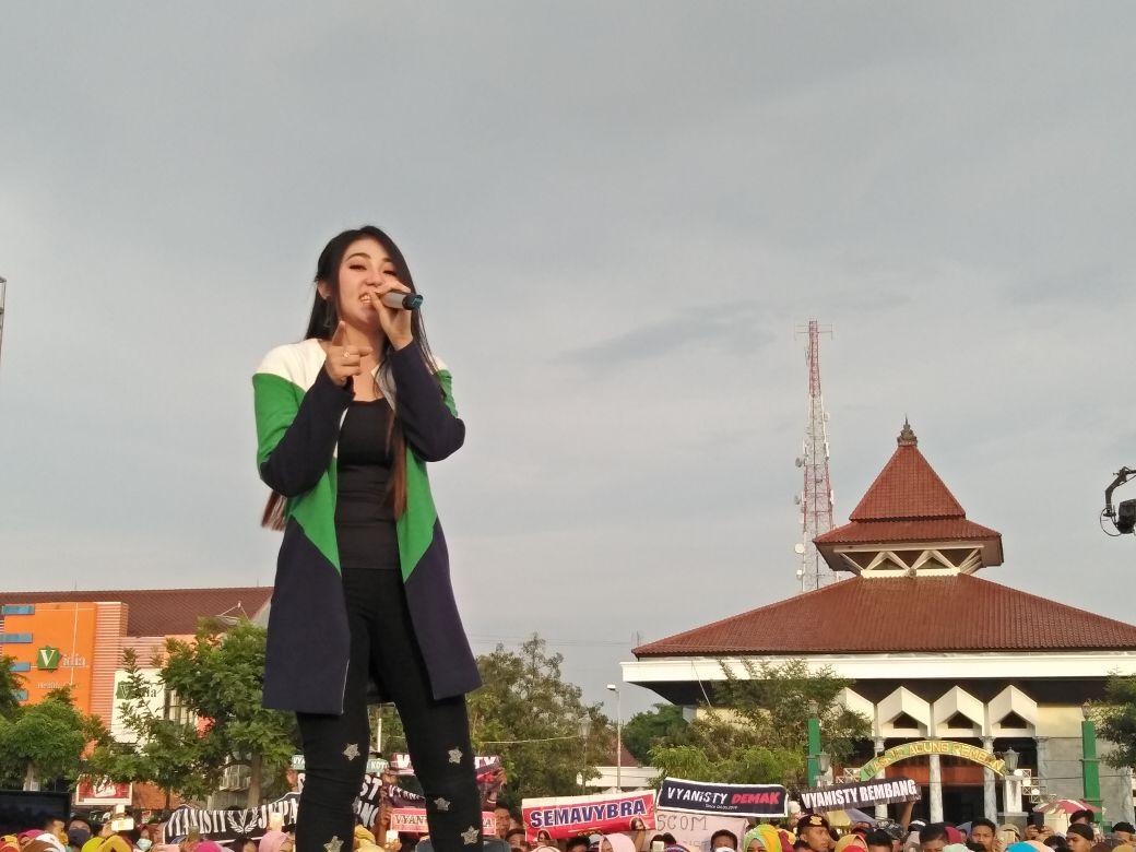 #SMA6 VIA VALLEN <a href="/SCTV_/">SCTV</a> 
<a href="/ViaVallen01/">VIA VALLEN</a> #vyanisty #viavallen #vyanistydewata #VoteSMA2018