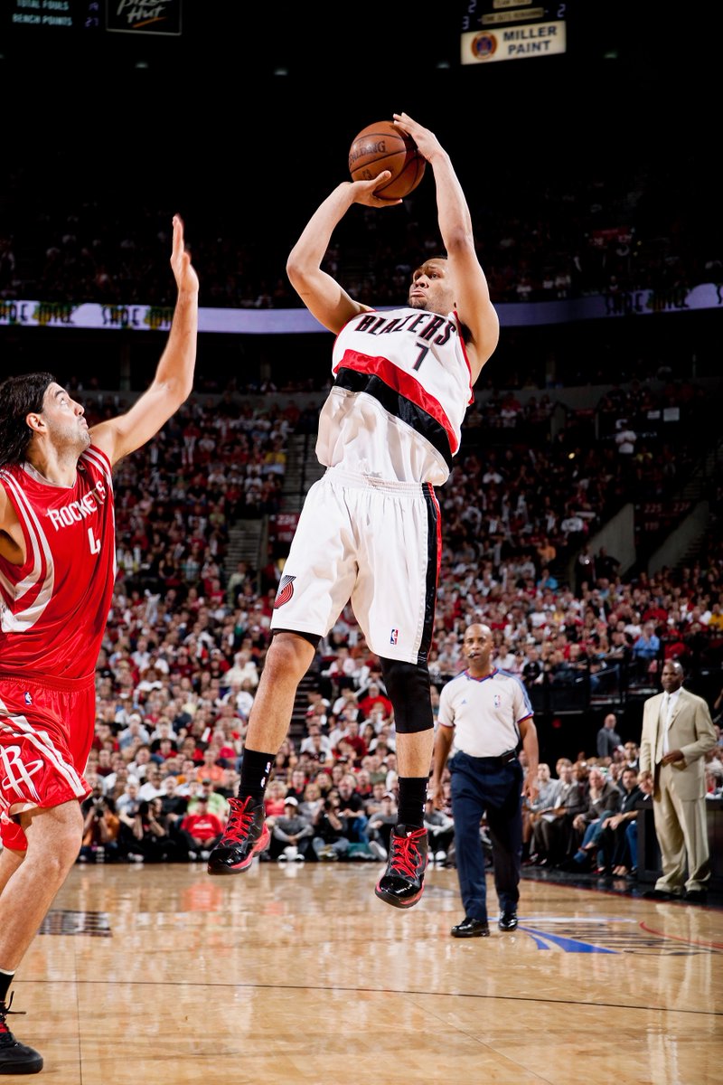 he was ill RT @NBAFantasy: #OTD in 2009, Brandon Roy fills up the scoring column in the #NBAPlayoffs for the @trailblazers!

He goes for 42 PTS, 7 REB, 1 AST & 1 BLK on a 15/27 mark from the field - 54.9 #NBAFantasy points! #FantasyFlashback