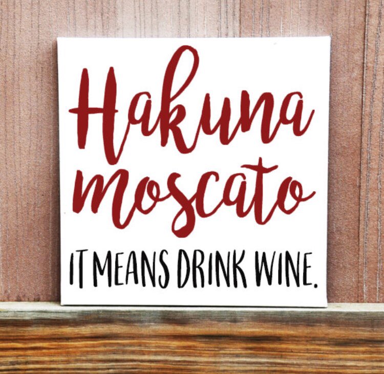 BGMoscato's tweet photo. Cheers to the weekend! 🍷 #hakunamoscato #moscato #wine #celebratingallwomen #winelover #womenandwine #weekendfun https://t.co/N49zMO87kH