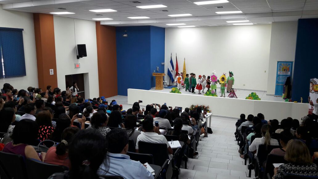 REINSAL's tweet photo. ACTO CULTURAL
Dirección Departamental de Educación San Salvador #PrimeraInfancia#Reinsal https://t.co/m055qJwyue