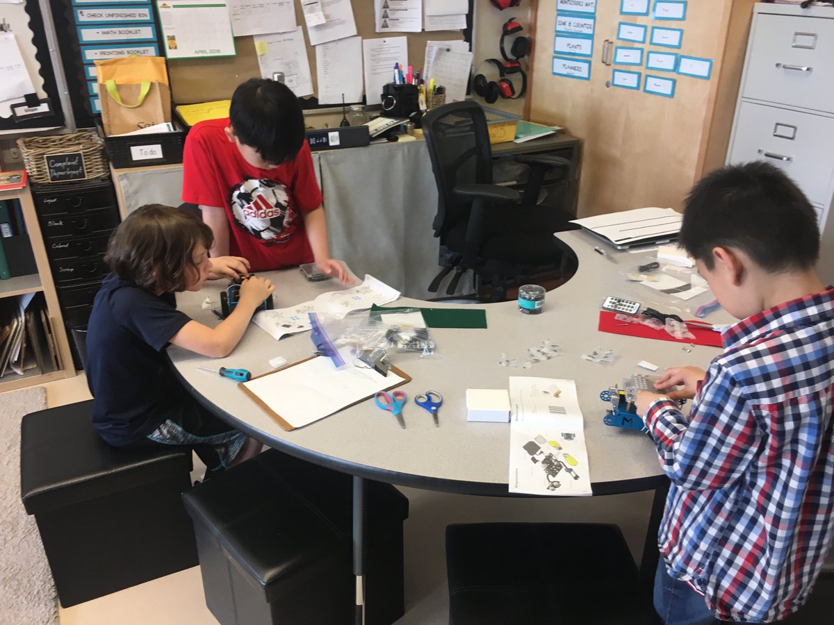 Sonia_Virk's tweet photo. Genius time on Fridays! Students using core competencies while building an mBot! @Surrey_Schools @UBCTeacherEd https://t.co/ZebcffWtjb