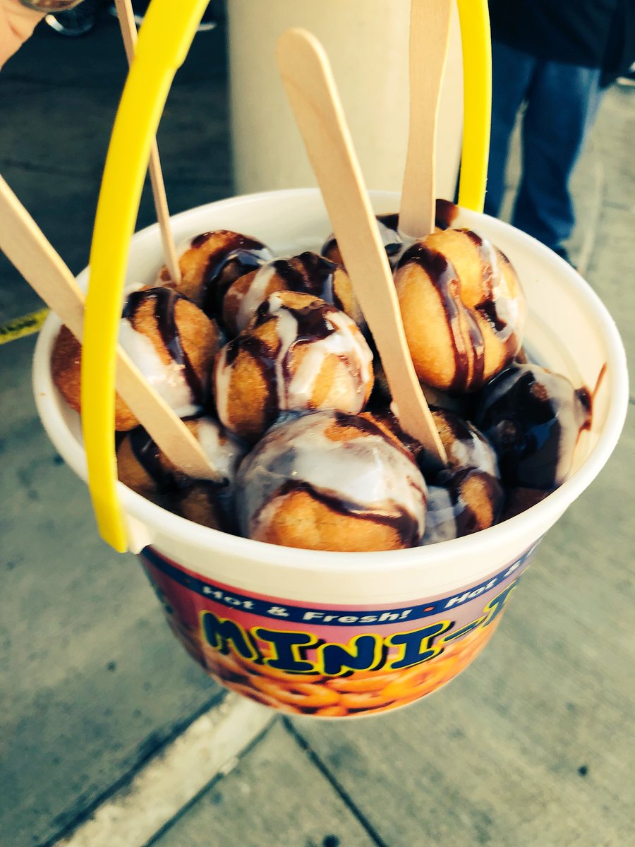 B_Blackburn21's tweet photo. The real #mvp this year at @PikevilleBuzz #HillbillyDays2018 are the bucket of mini-donuts from #GotDonuts the big red tent at Hambley & Huffman intersection near Roasted. Not ashamed to say Iโve been more than once! #NewFavorite https://t.co/GSZOdBx4P4