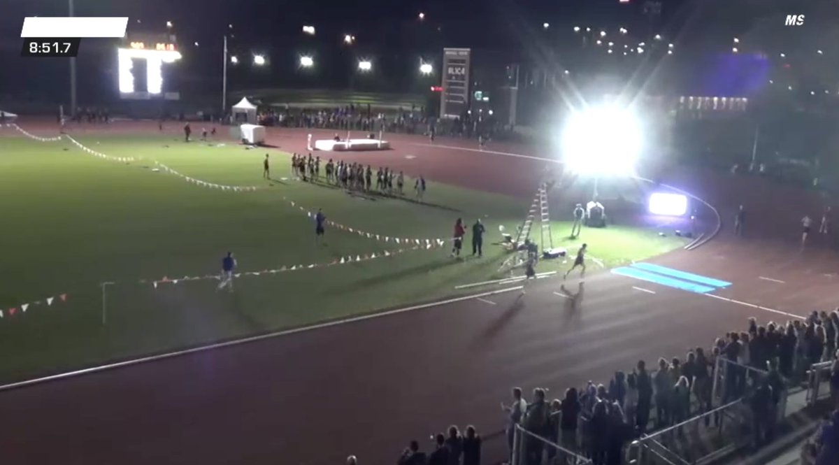 milesplit's tweet photo. Are you serious Dustin Horter!?

8:48.7 for US No. 1‼️Five boys go sub 9 at the @EasternRelays ‼️ https://t.co/iXwfLOiNqv