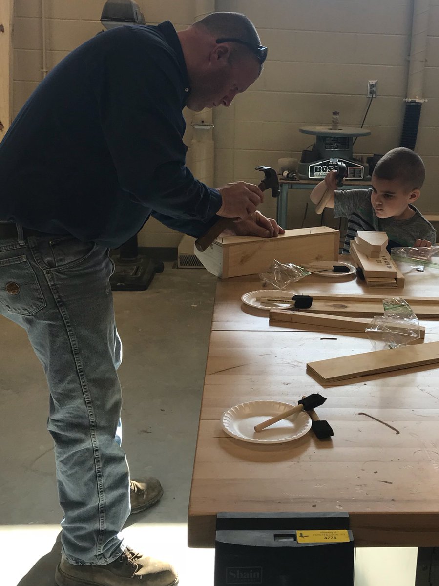 Preschool dads day! Thank you to Mrs. Pam Schultz and our <a href="/Fayette_FFA/">Fayette FFA</a>  for helping out this together! <a href="/MiniEaglesPresc/">Fayette Preschool</a> <a href="/FayetteSchool/">FayetteSchool</a> #FayetteProud