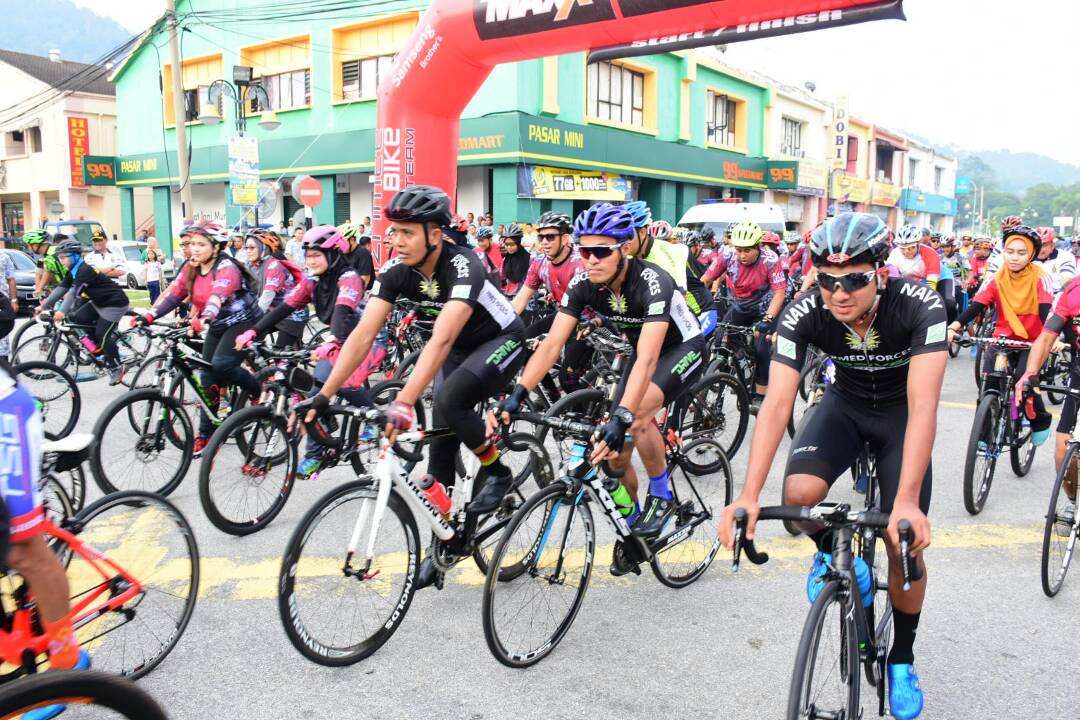 Pelepasan Kayuhan Rakyat pagi ini mulakan Sambutan Ulang Tahun ke-9 Lumut Bandar Tentera Laut
#PerkasaPerwira
#HariTLDM84