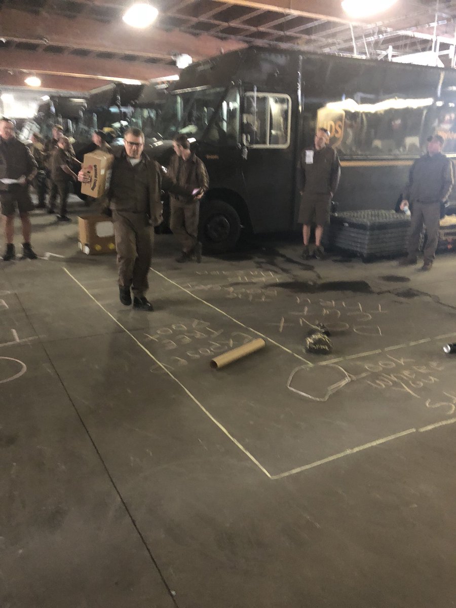 Look where your stepping, avoid distractions! Stay focused PCM. #tacomaelephants #upssafety #donttrip #safebychoice #staysafe #teambrown #upx90 #makeadjustments <a href="/NorthwestUPSers/">Northwest UPSers</a> <a href="/safebychoice/">safebychoicenotbychancedotcom</a> <a href="/cabunoc10/">Christina Cabunoc</a> <a href="/jagrant1020/">Jeff Grant</a>