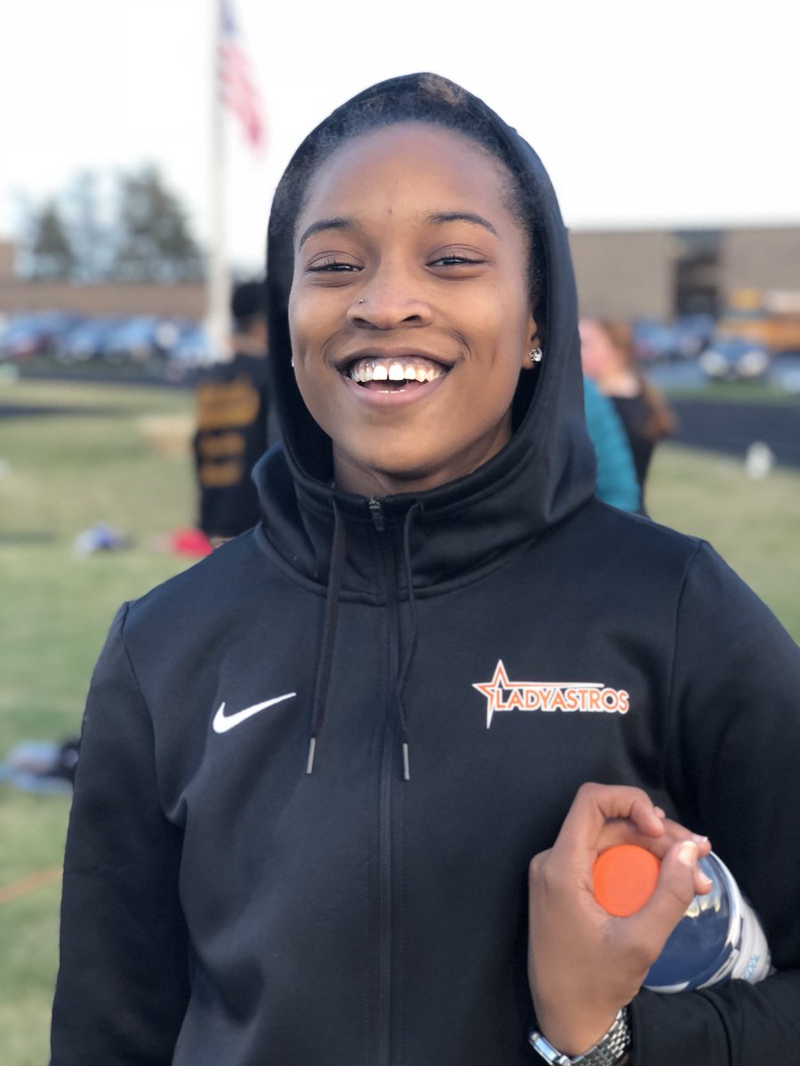 LADYASTROSTRACK's tweet photo. Nice Races for Nikki Cater at Richards Invite! 2nd 200 Meters-2nd 4x2-3rd 100 Meters-3rd 4x1 https://t.co/gWDiDylFcC
