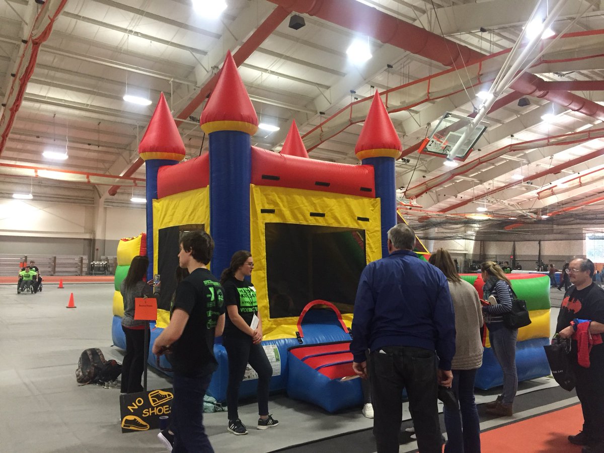 BFinlayYMCA's tweet photo. Another huge Healthy Kids in Findlay -thanks to our awesome Mayor for her proclamation and encouraging words- so many  great kids and families at the University where our event was held. We appreciate the collaboration with AD and devoted YMCA Board member Brandi Laurita’s staff! https://t.co/WjwVGpZVZ0