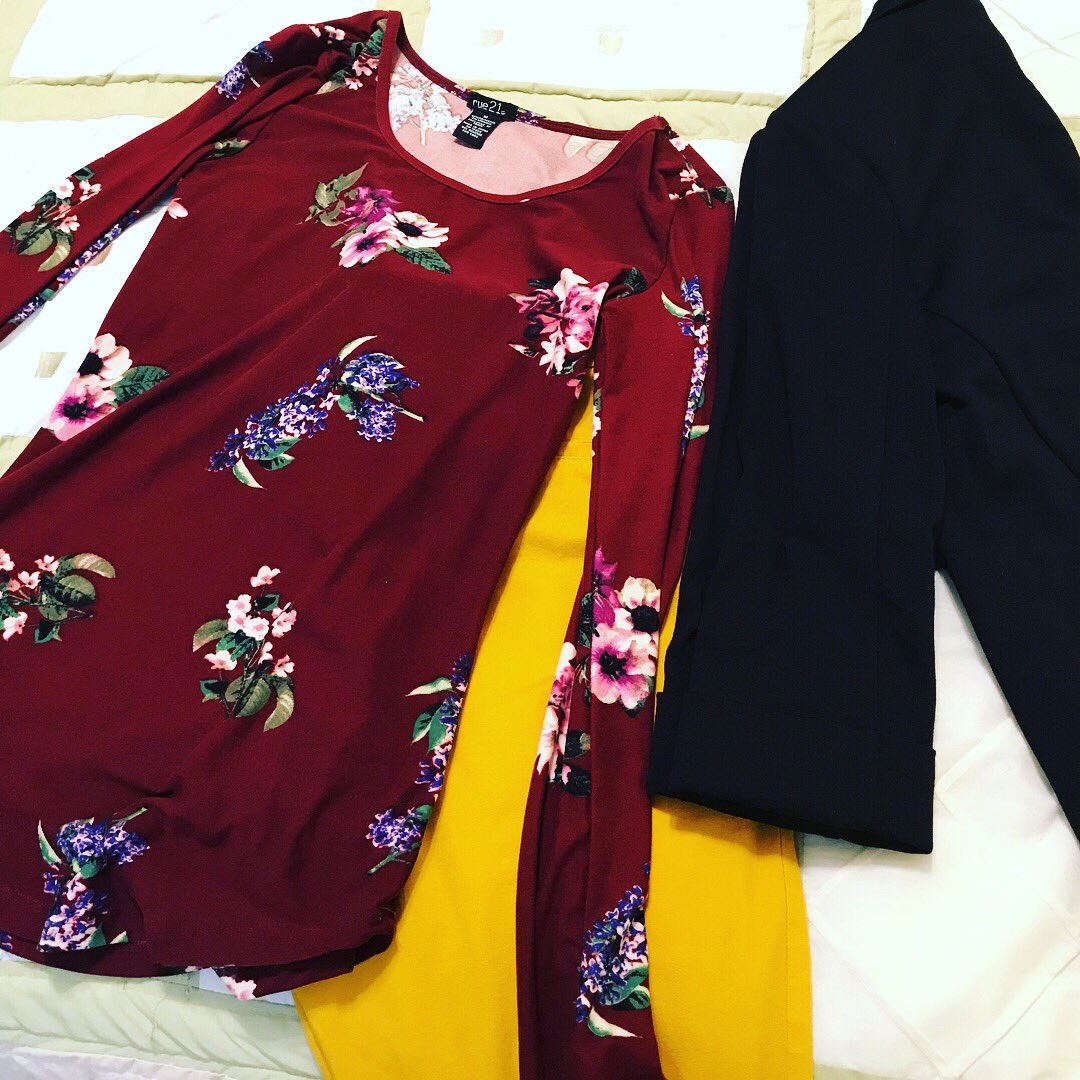 aftenbrook's tweet photo. For tomorrow’s signing events, I can’t decide between
white pants with geometric shirt and blazer
or
mustard pants with floral shirt and blazer...
#cheatcodebook #cheatcode #mustardpants #b&n #bookevent #signing https://t.co/pwgAqZr1tA
