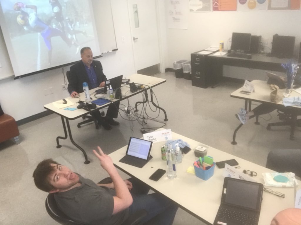 Cnida9's tweet photo. Had a great week with @datafun1 he’s pulled out all the stops to better equip us to be leaders in our stores and for @ATT I’m gonna miss the group and look forward to seeing them again in June!! @TheEliteBigWil @zckbst77 @SuunnsshineSami @TylerKuehn0154  #OHPA #SOHNEXTLEVEL https://t.co/SqylGbzO9r
