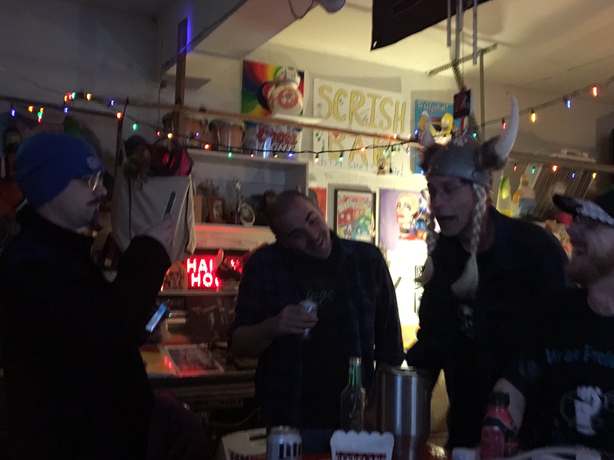 royLwicheez's tweet photo. If you were in #SCRISHBar tonight, you could hear @_StormRaven_  telling @themrbsshow @Potatopunches71 and @Midnightsmoke1 a story! #whynot https://t.co/TvgKG2V455