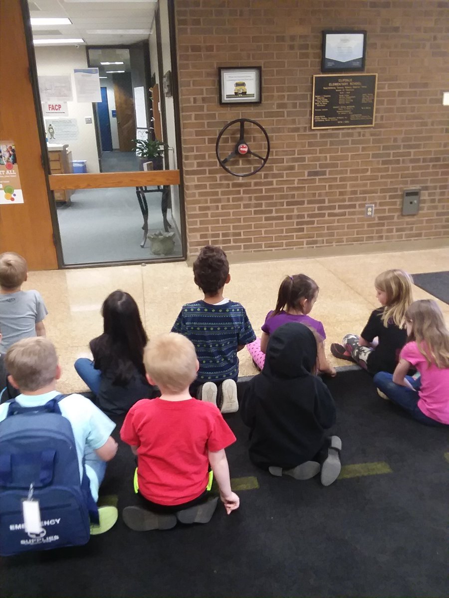 HLambert85's tweet photo. Our class set a goal to receive 5 comments on our hallway behavior.  We achieved it, &amp; everyone honked the horn today in celebration! @clifdaleelem #FuelingStudentsForward https://t.co/cbJt7A9K5C
