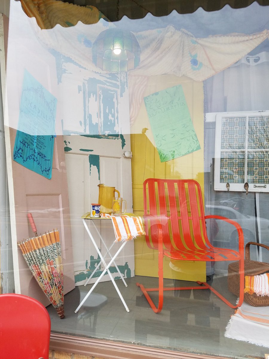 SOSVintage's tweet image. We had so much #FunInTheSun today at #SOSVintage! Got our big #SpringWindowDisplay finally done! #OldDoors #VintageBicycle and I L♡VE all the bright colors! What do you think?