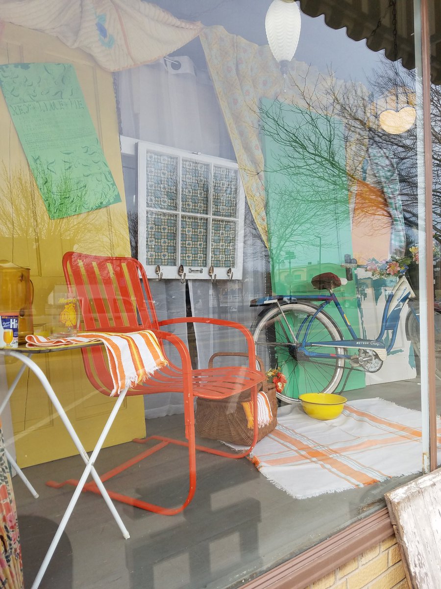 SOSVintage's tweet image. We had so much #FunInTheSun today at #SOSVintage! Got our big #SpringWindowDisplay finally done! #OldDoors #VintageBicycle and I L♡VE all the bright colors! What do you think?